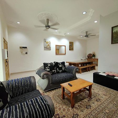 Homestay Roma Suite Куала-Тренгану Экстерьер фото